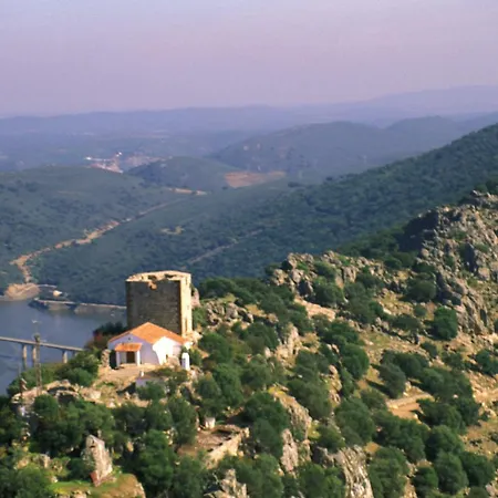 Al-mofrag Y El Mirador De Monfraguee *